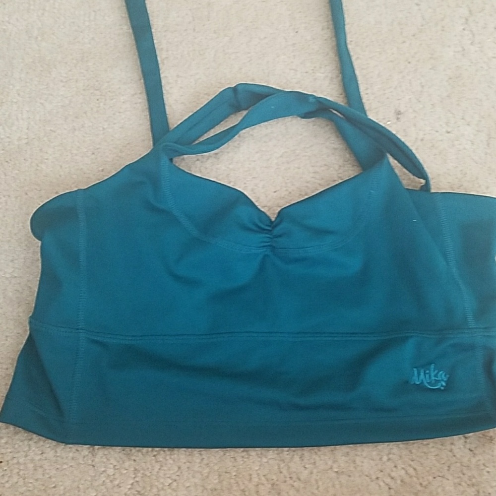 Mika criss cross tie sports bra